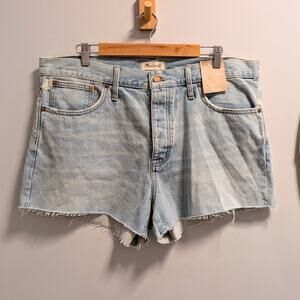 MADEWELL Relaxed Denim Shorts, Light Blue Wash, Raw Hem, size 32, NWOT